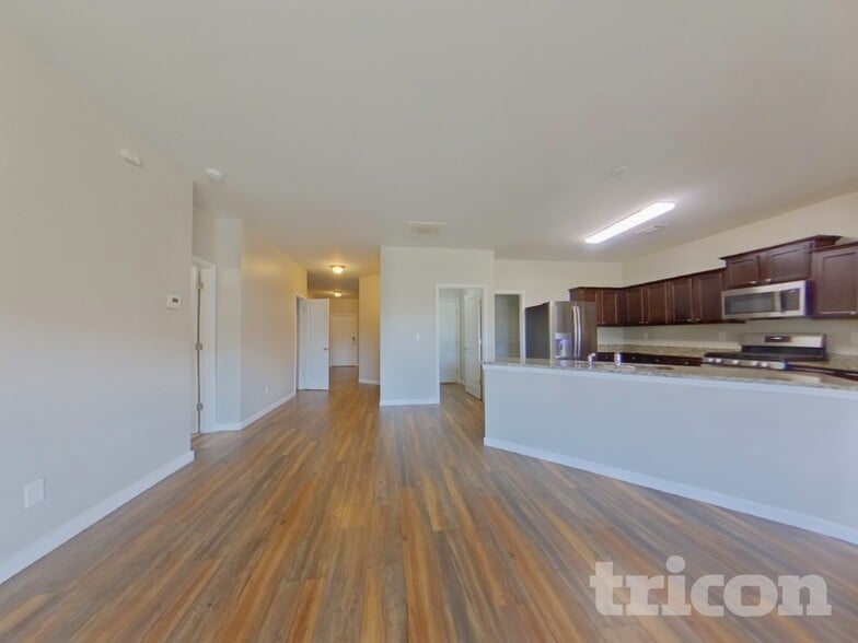 Building Photo - 731 Independence Ave