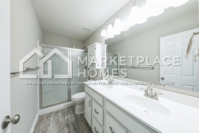 Building Photo - 10056 Meadowvista Ct