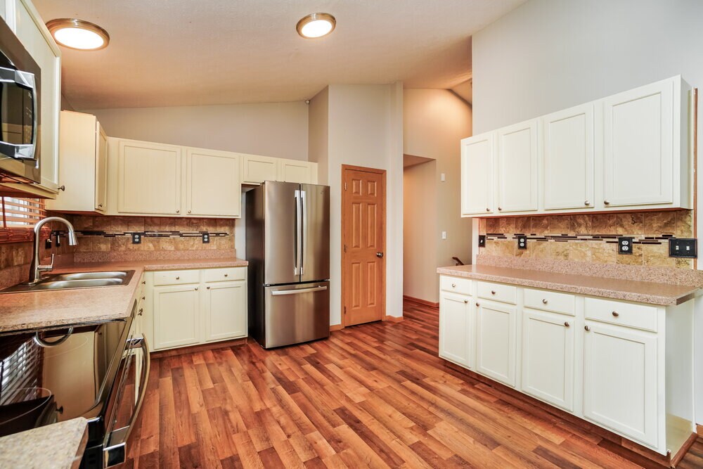 Building Photo - 370 Millett Dr