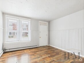 Building Photo - 1 Bedroom 1 bath 1st floor Apartment - Yor...