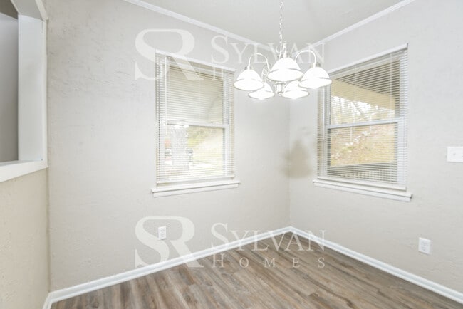 Building Photo - Prepare to fall in love with this 4 bedroom, 2 bathroom home