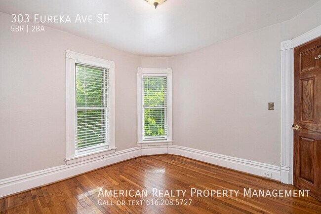 Building Photo - 303 Eureka Ave SE
