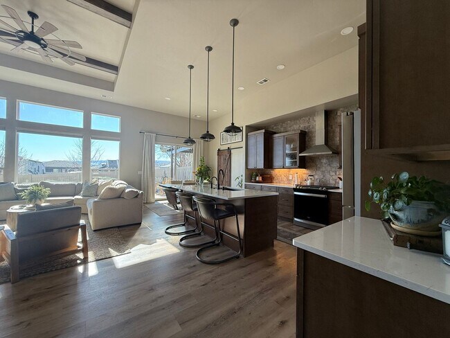 Building Photo - Your Private Oasis Awaits: Spacious 4BR Home with Premium Amenities