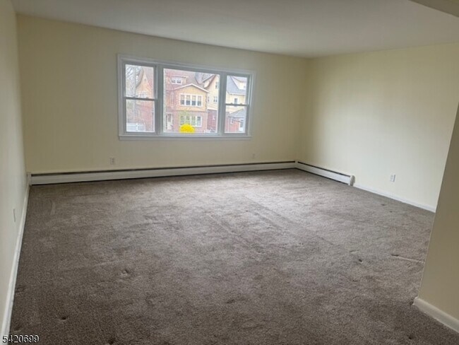 Building Photo - 14 Walnut Pkwy