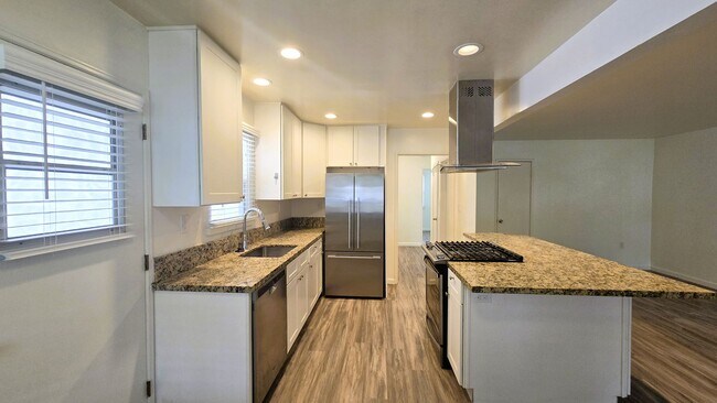 Building Photo - 283NE