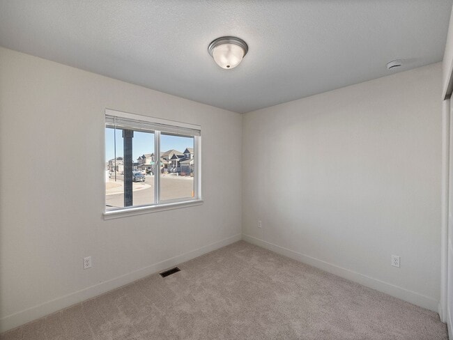 Building Photo - Excellent Home in Great Johnstown Area Available For Quick Move-In!