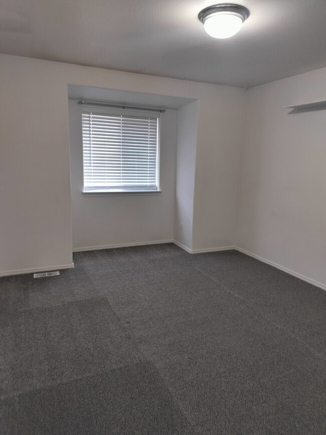 Building Photo - 1415 Chelsey Cir