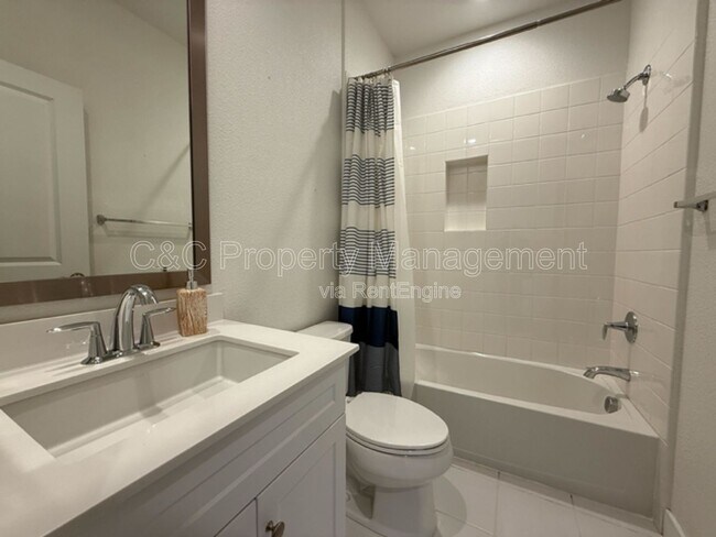 Building Photo - 374 Hansen Ter