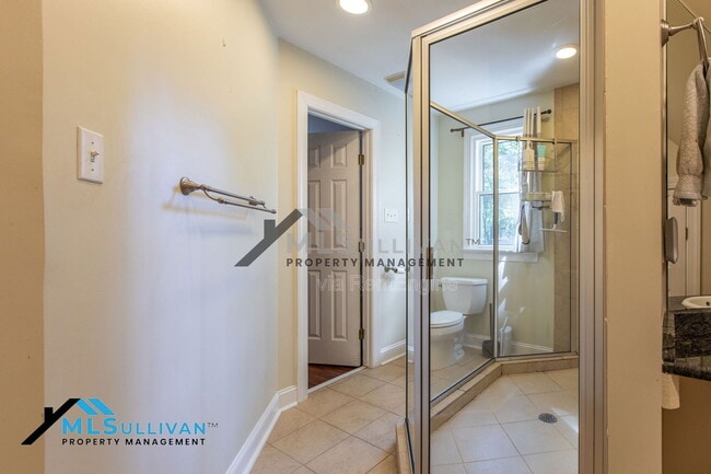 Building Photo - 5623 Lake Elton Rd