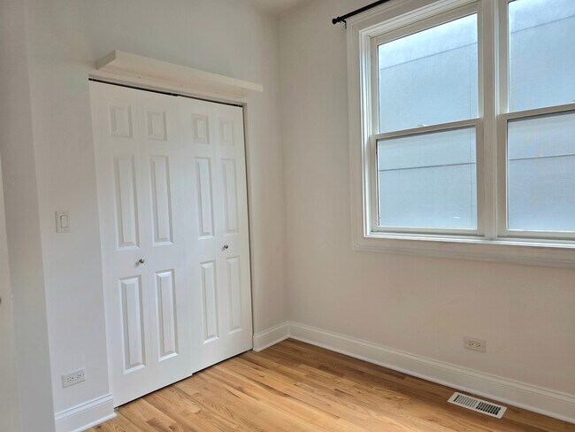 Building Photo - 1229 N Campbell Ave