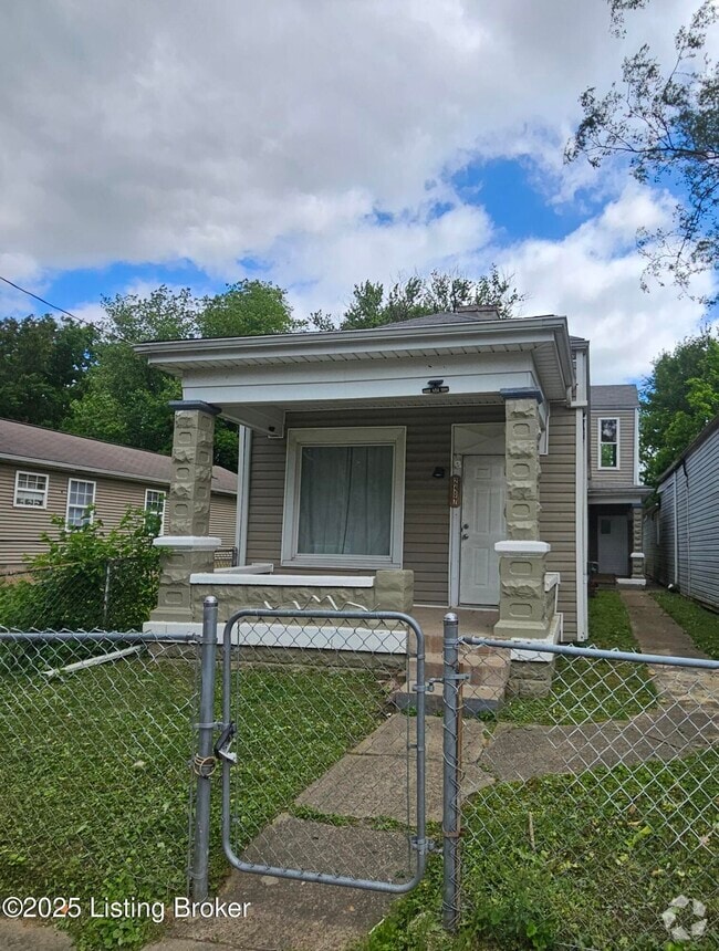 Building Photo - 2407 Bank St