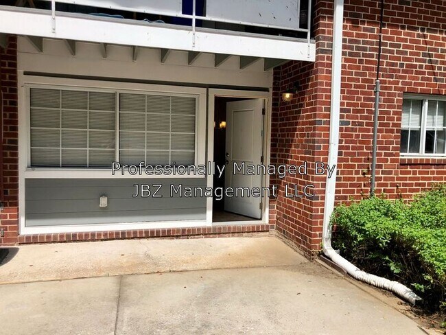 Building Photo - 1625 Ingleside Ave