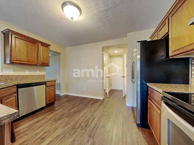 Building Photo - 355 Hennepin Dr