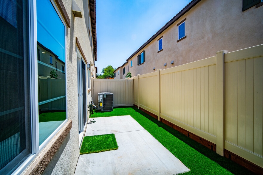 Building Photo - 7030 Olive Grove St