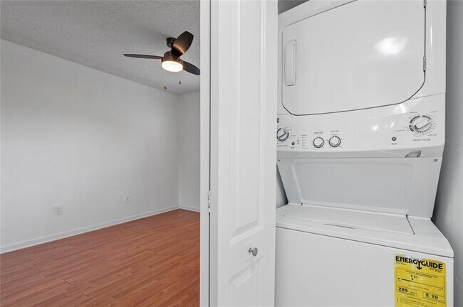 Building Photo - 2900 NW 42nd Ave