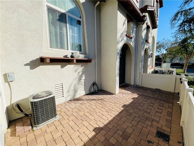 Building Photo - 33590 Willow Haven Ln