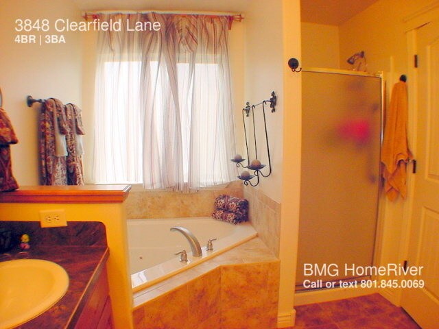 Building Photo - 3848 Clearfield Ln