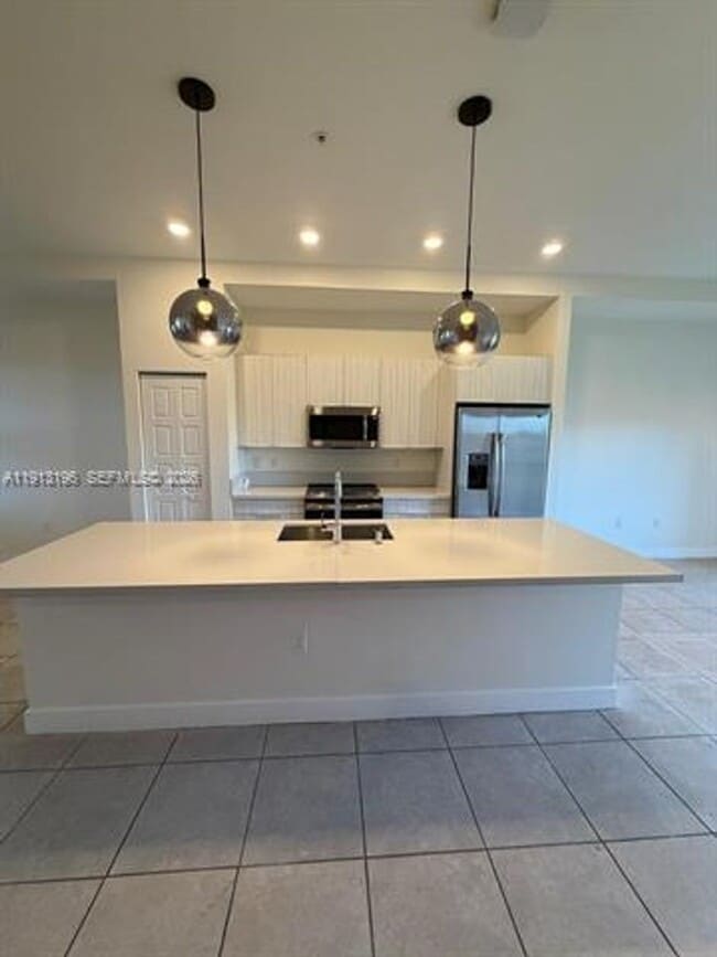 Building Photo - 7925 NW 104th Ave