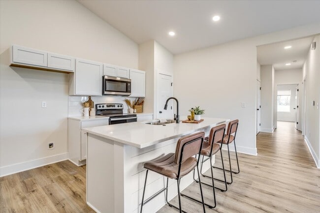 Building Photo - 521 Briarbrook Ln