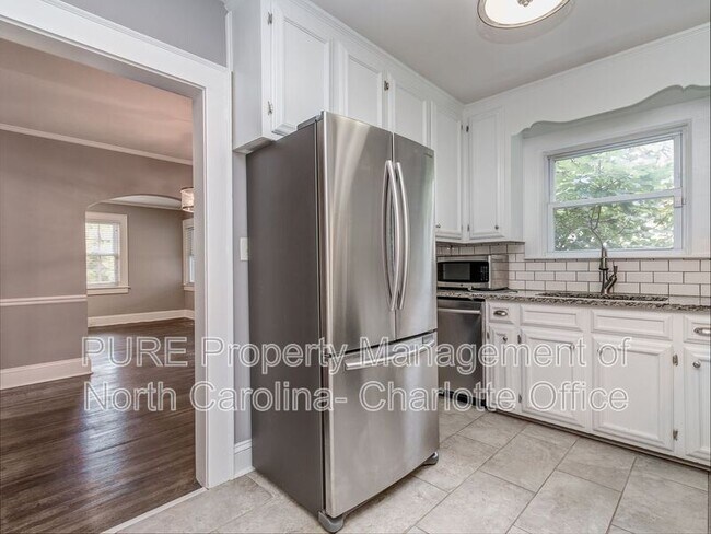 Building Photo - 1321 Pinecrest Ave