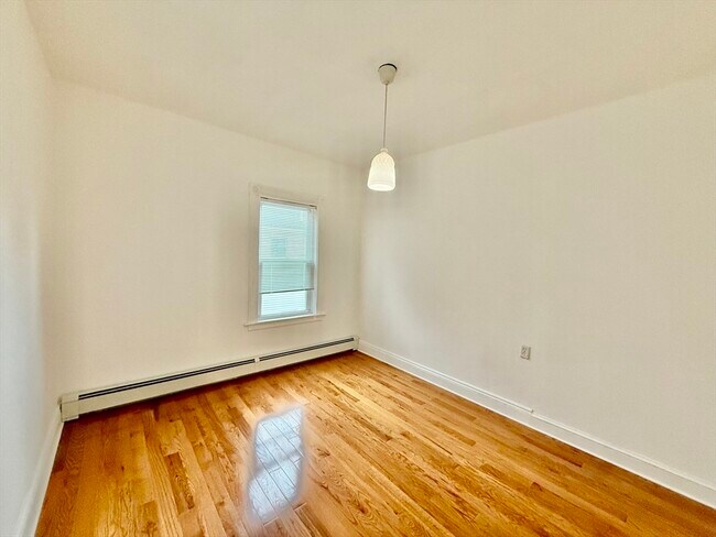 Building Photo - 186 Arlington St