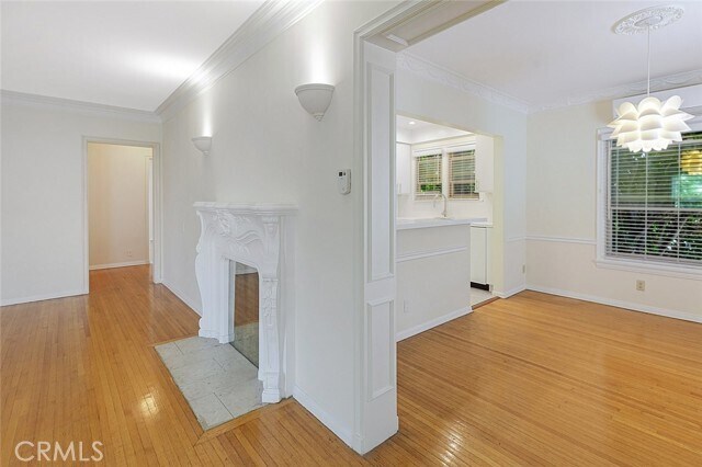 Building Photo - 5966 San Vicente Blvd