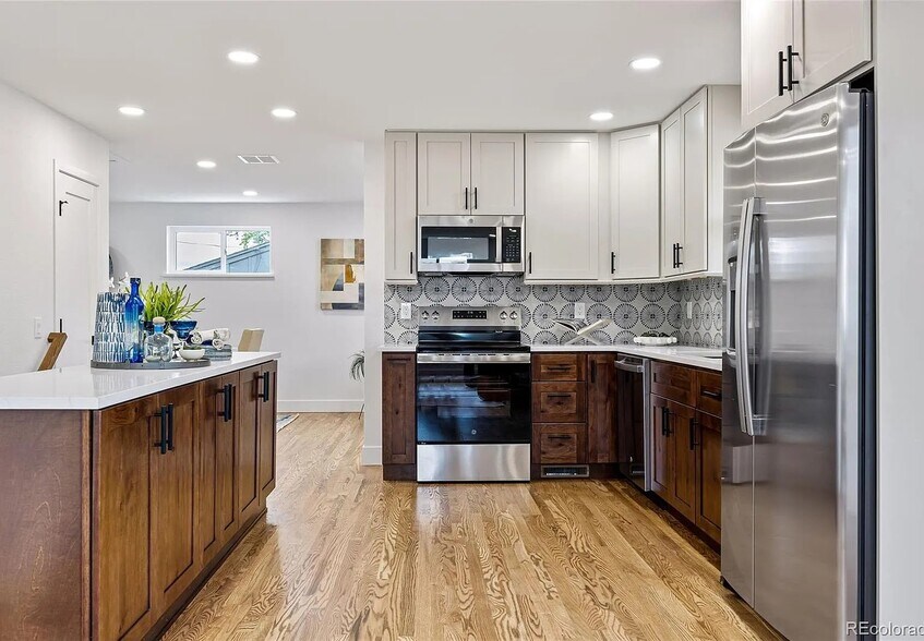 Kitchen - 5573 S Huron St