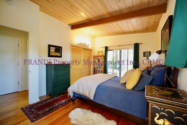 Building Photo - Quality San Anselmo Home Near Parks and Sc...