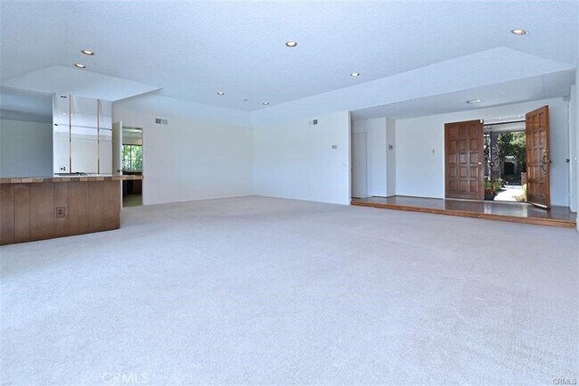 Building Photo - 4061 Falling Leaf Dr