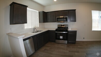 Building Photo - 554 Green Ln