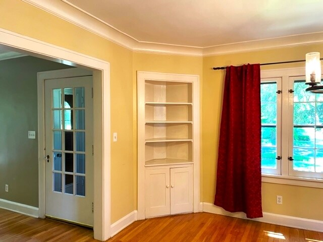 Building Photo - 3403 Dellwood Rd