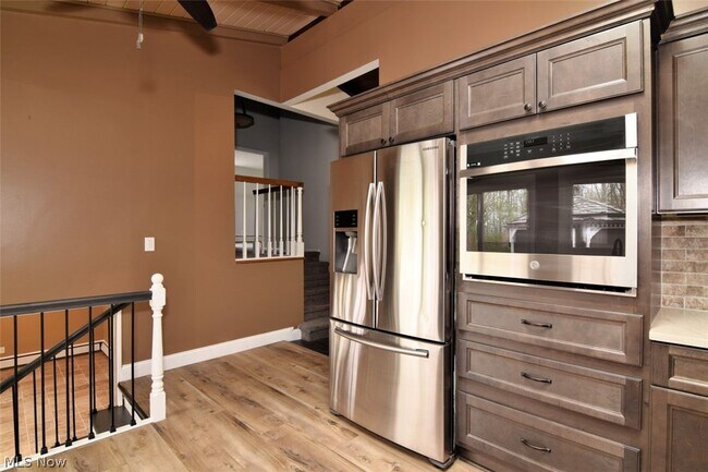 Building Photo - 381 Hickory Hill Rd