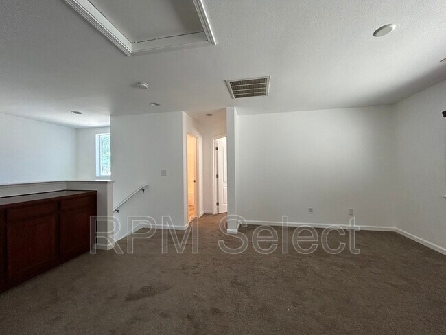 Building Photo - 35 Seatuck Ct