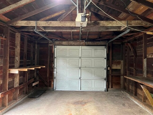 Building Photo - 2Bd/1Ba Single Story House w/ Basement - A...