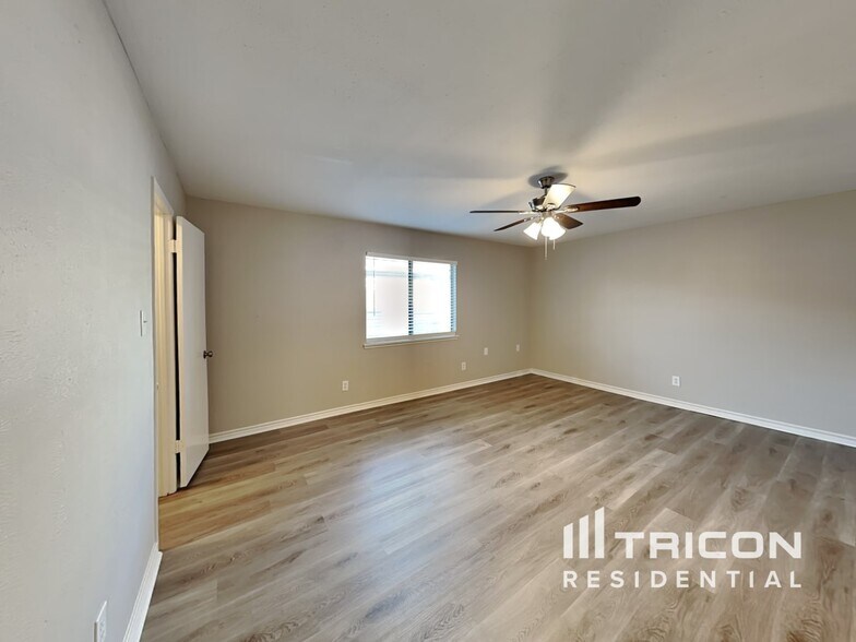 Building Photo - 5001 Oregon Ct