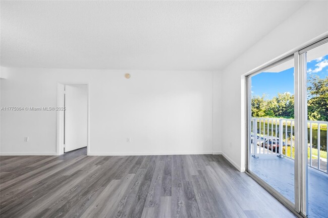 Building Photo - 16465 NE 22nd Ave
