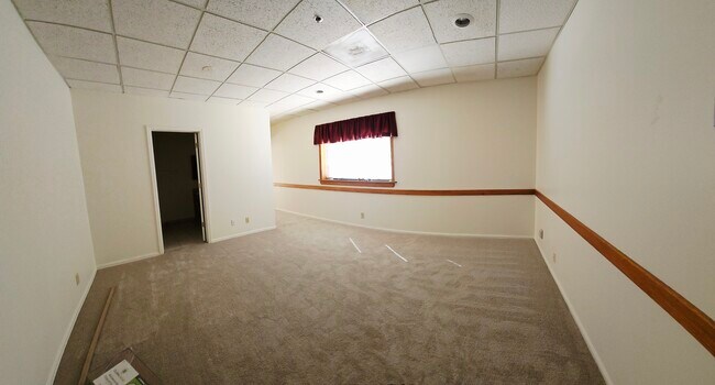 Building Photo - 1111 Horizon Dr