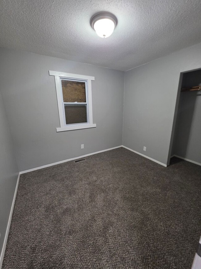 Building Photo - 1305 Richard Dr
