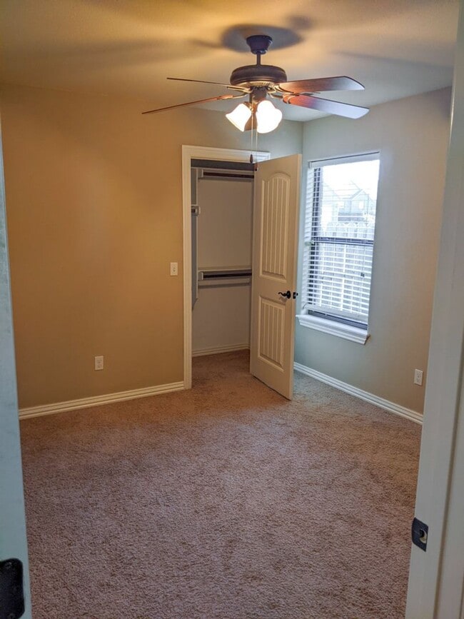 Building Photo - Stunning 4 Bed 2 Bath Home close to Elm Springs Walmart!