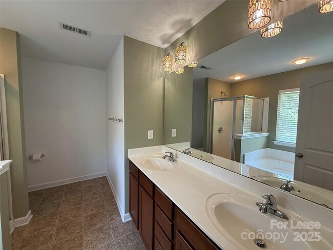 Building Photo - 17326 Caldwell Track Dr