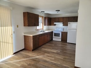 Building Photo - 2460-2462 2nd Ave South