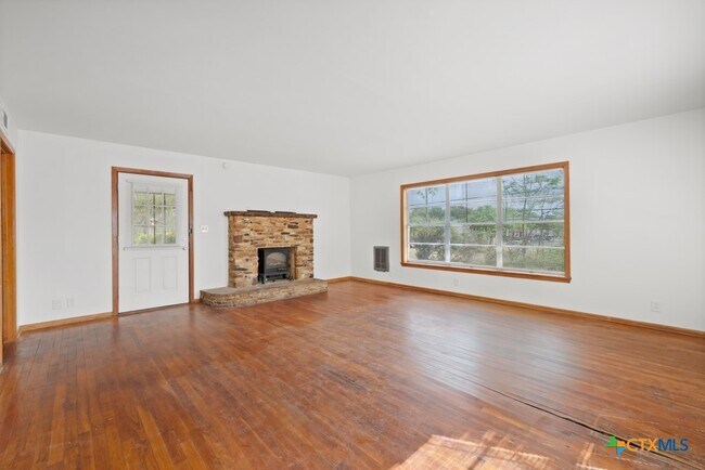 Building Photo - 1511 Ranch Rd 12