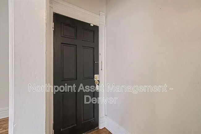 Building Photo - Newly Renovated Single Family Home | 1 BR/1BA | Fireplace!