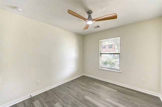 Building Photo - 1010 Hummingbird Point Ln