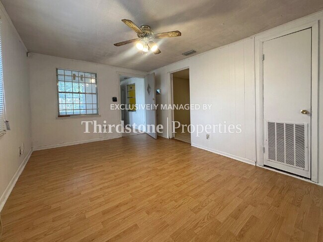 Building Photo - 3317 Jones St