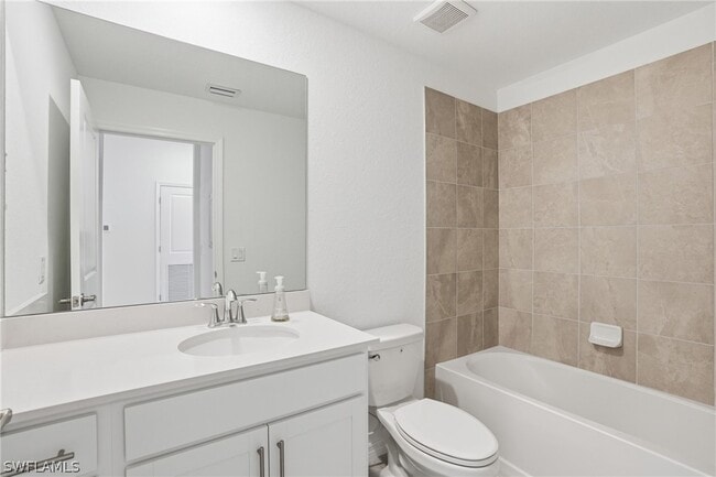 Building Photo - 15375 Grn Acrs Ave