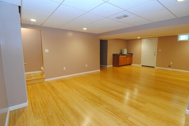 Building Photo - 78 Cadogan Way