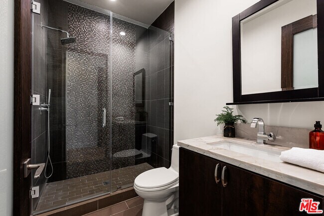 Building Photo - 3116 Elvido Dr