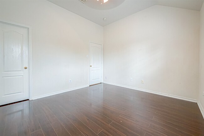 Building Photo - 2422 Leanett Way