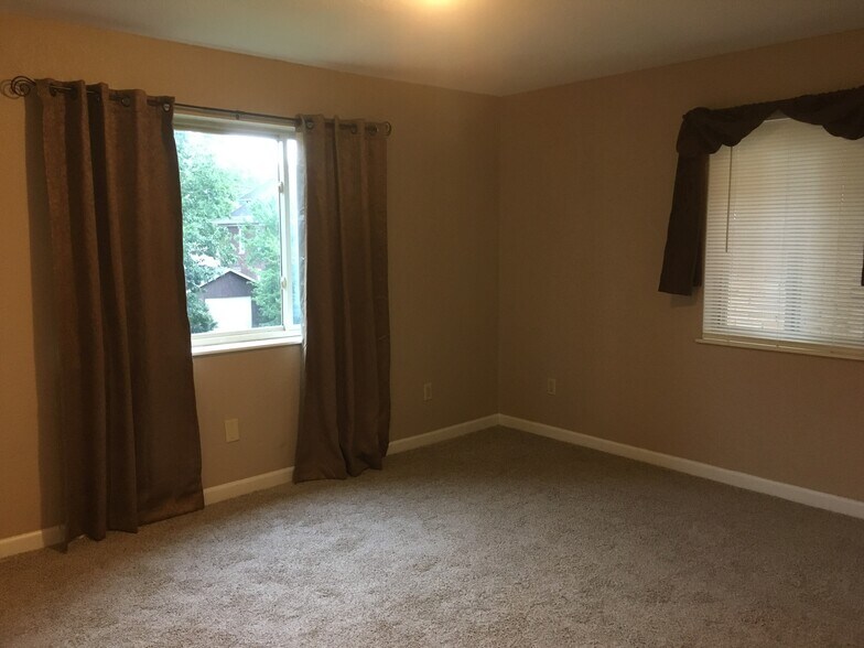 Living Room - 1201 7th St